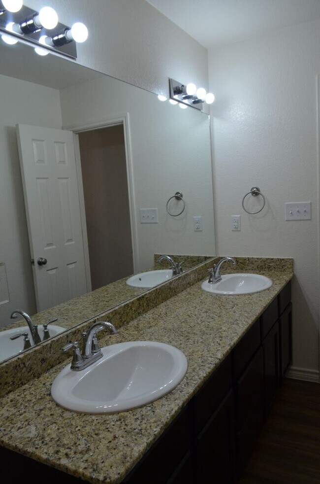 Building Photo - 916 Industrial Ave