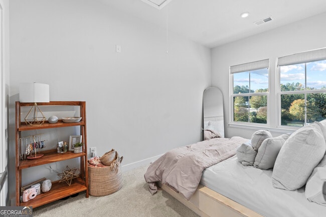 Building Photo - 205 Climbing Ivy Cir