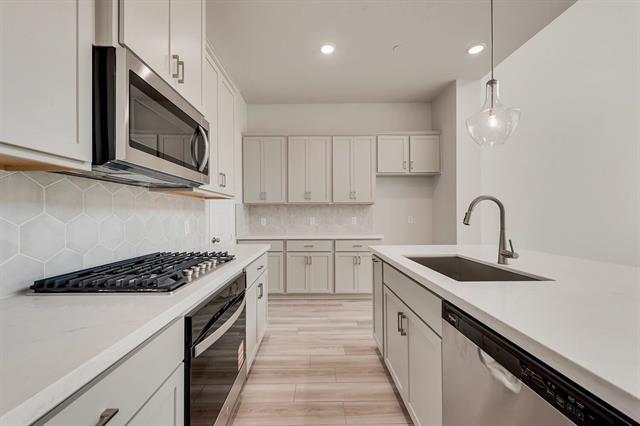 Building Photo - 4221 Willow Pond Dr