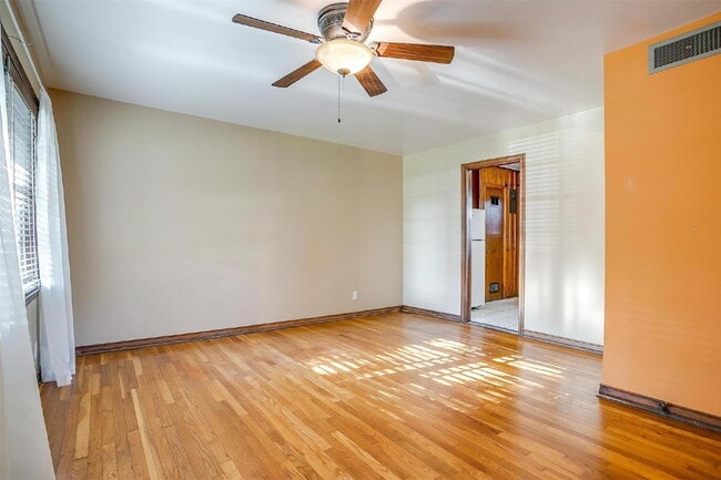 Building Photo - 2 Bedroom Apartment in Historic Monticello Neighborhood