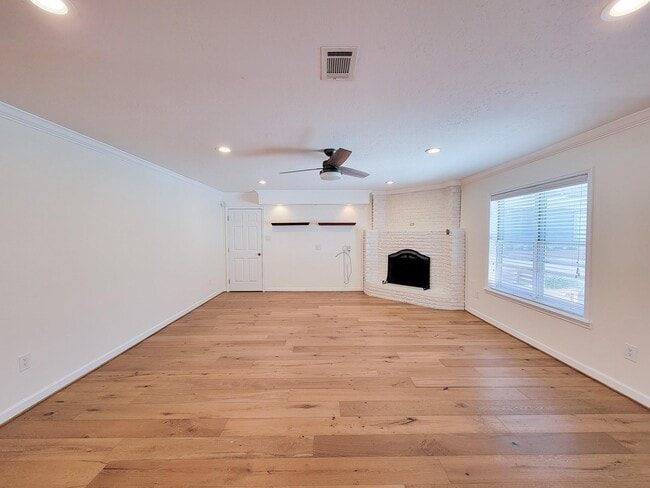 Building Photo - 4915 Brian Haven Dr