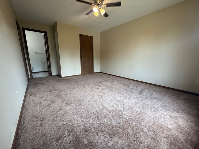 Building Photo - 2-Bedrom Condo Apartment in Broadview Hts!!