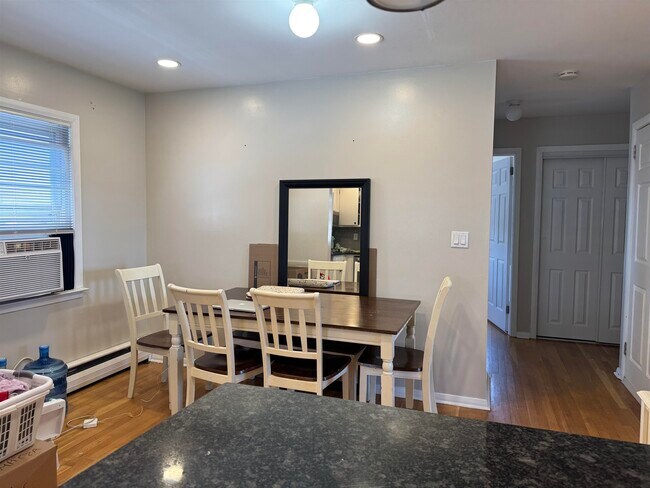 Building Photo - 54 Brighton Ave