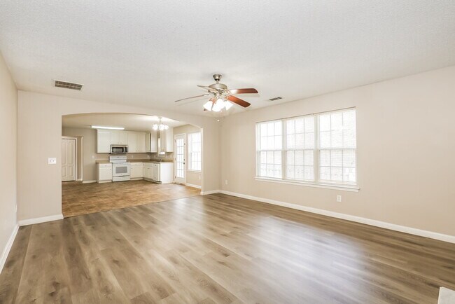 Building Photo - 10900 Hondal Ct