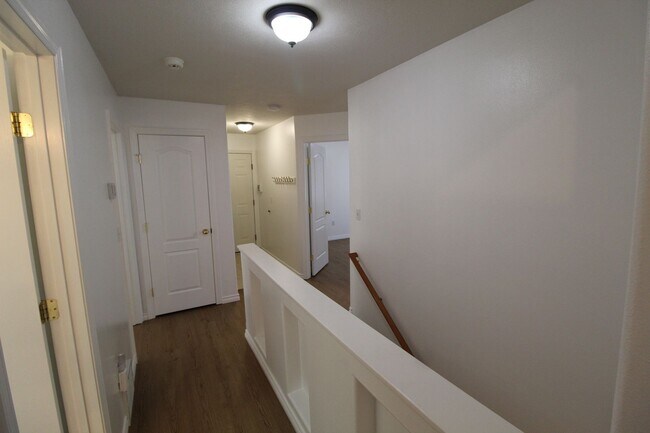 Building Photo - 3922 E Siskin Ln