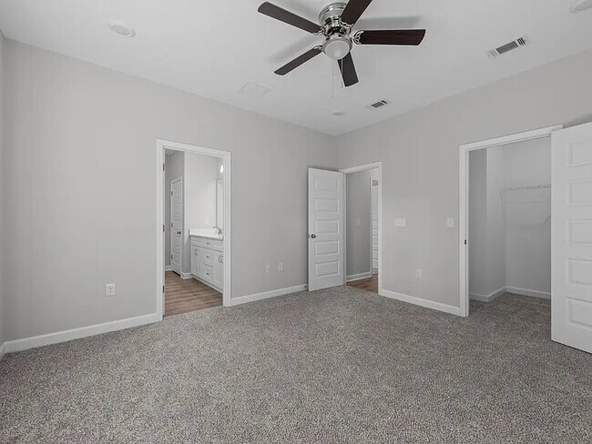 Building Photo - 111 Shady Ln