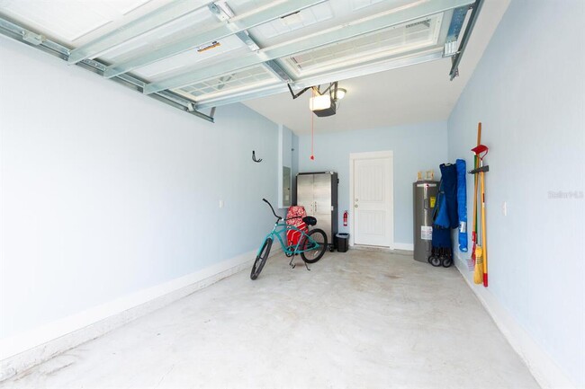 Building Photo - 412 5th Ave S
