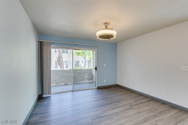 Building Photo - 3168 Tarpon Dr