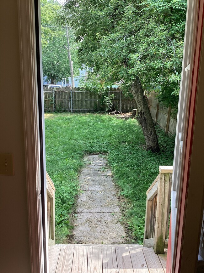 Building Photo - 1208 Howard St