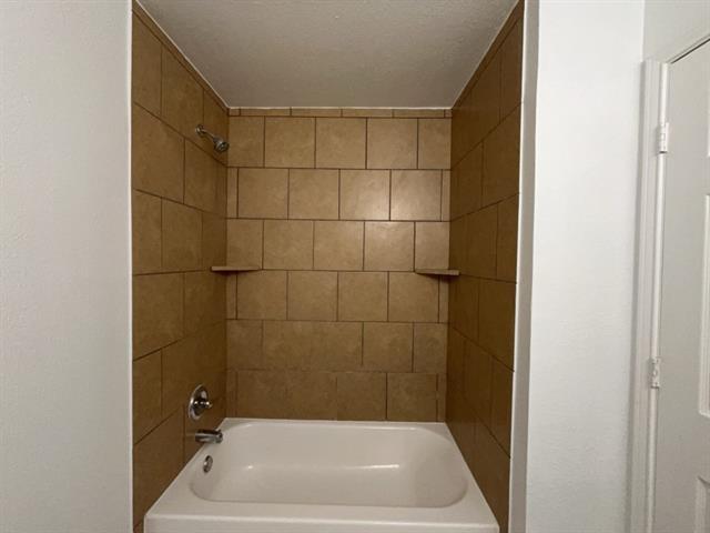Building Photo - 112 Mesa Dr