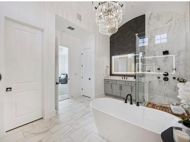 Building Photo - 6817 Davenport Divide Rd