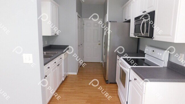 Building Photo - 632 Forest Lakes Dr