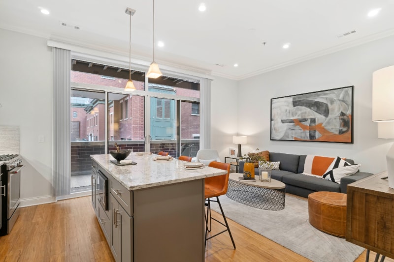 Primary Photo - 1040 W Monroe St