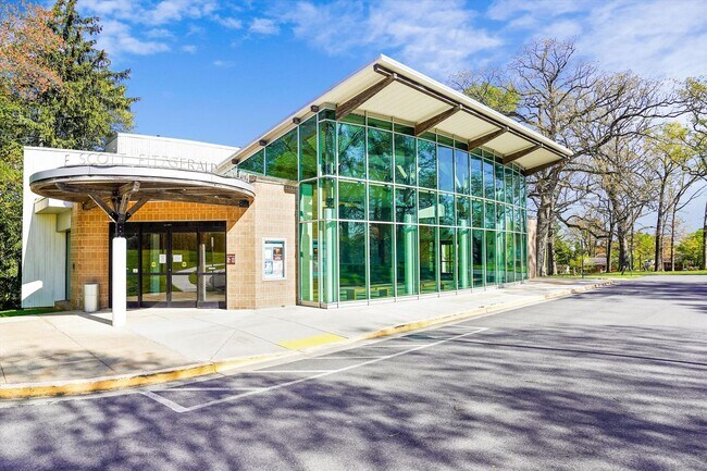 Building Photo - GREAT LOCATION!! Stunning 3BD/3.5BA luxury 4-level townhouse!