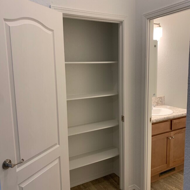 Linen Closet - 2465 Melru Ln
