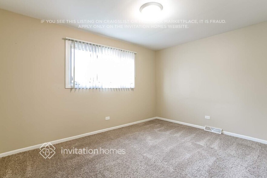 Building Photo - 6425 180th Pl
