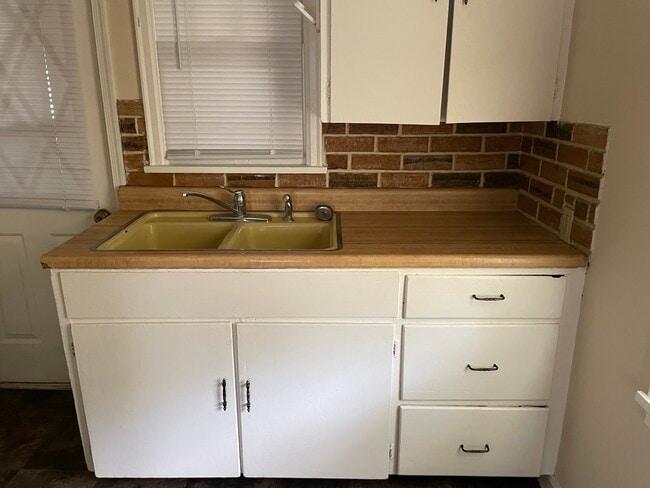 sink - 44 Martinview Rd