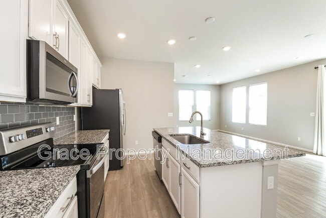 Building Photo - 389 Rodden Dr