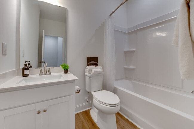 Building Photo - 4016 Bunker Dr