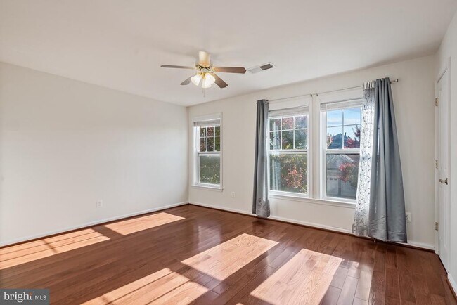 Building Photo - 41980 Ural Dr