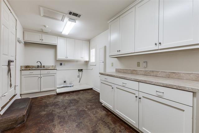 Building Photo - 3224 Villanova St