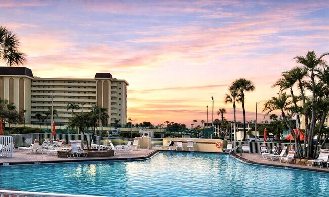 Building Photo - 4550 Cove Cir