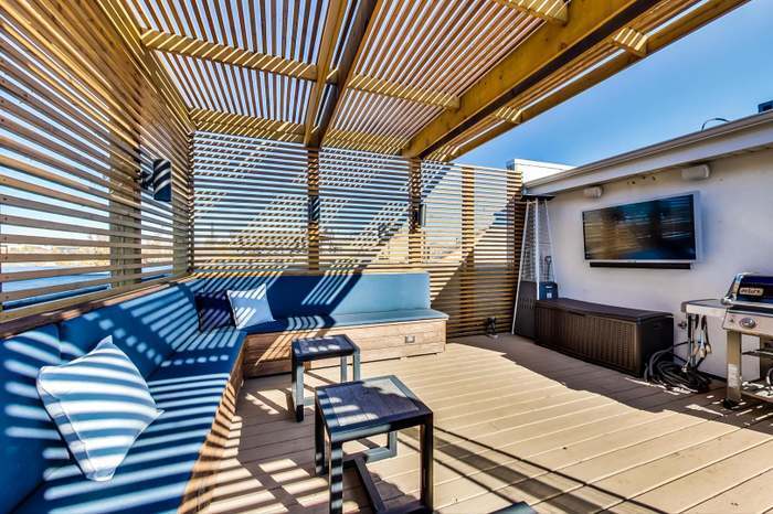 Building Photo - 1021 N Hermitage Ave