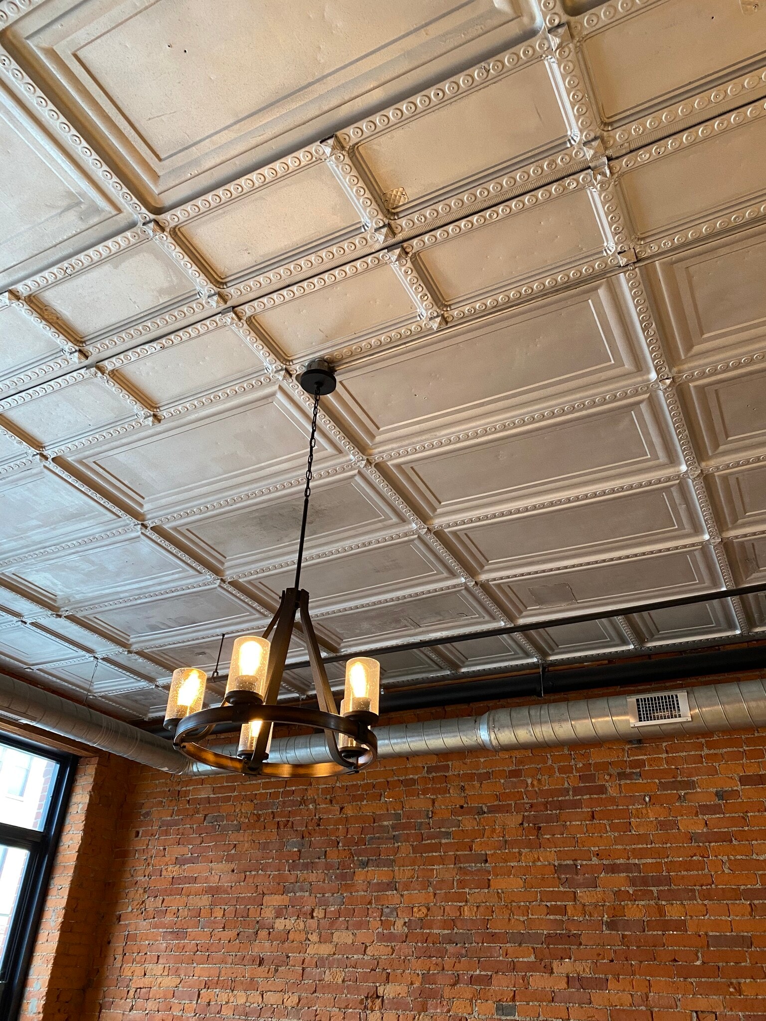 Building Photo - 139 E Main St