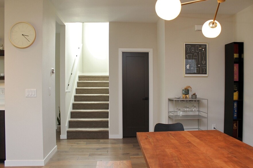 Building Photo - 8240 SW 47th Ave