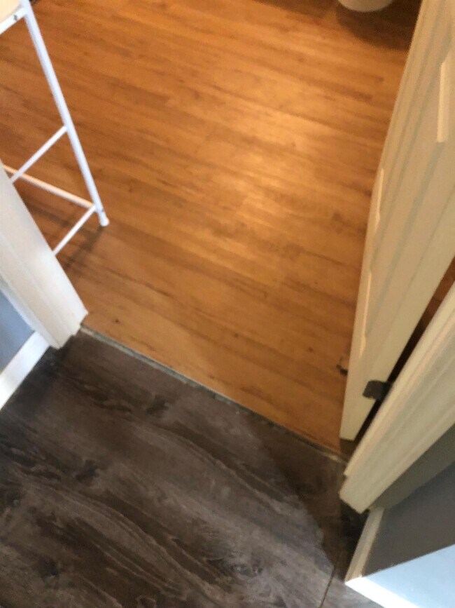 Building Photo - 295 E 238th St