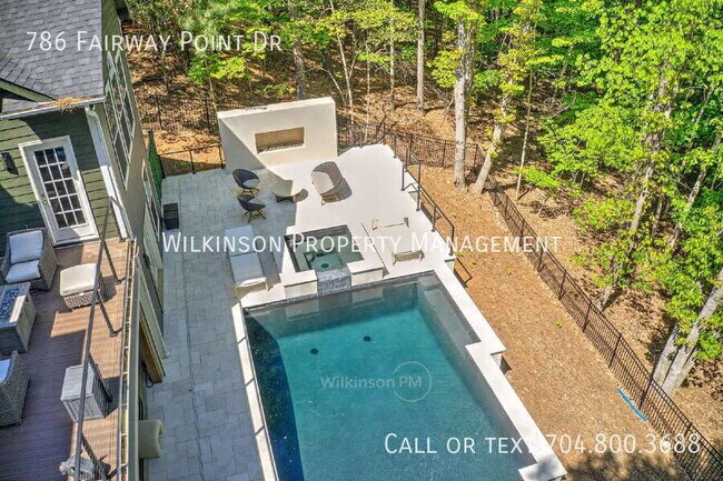 Building Photo - 786 Fairway Point Dr