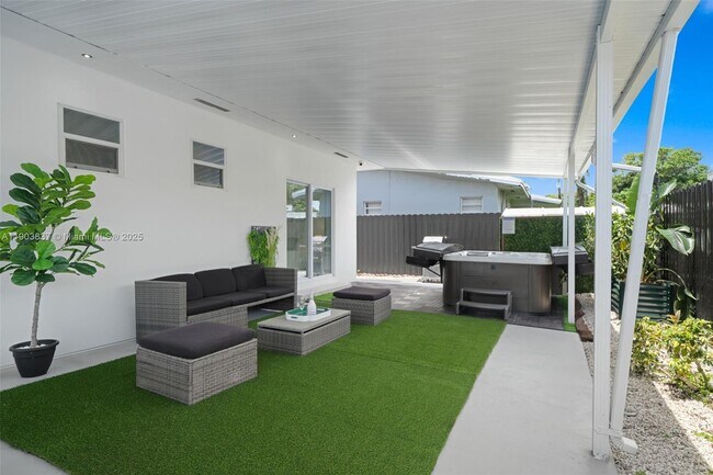 Building Photo - 4301 NW 4th St