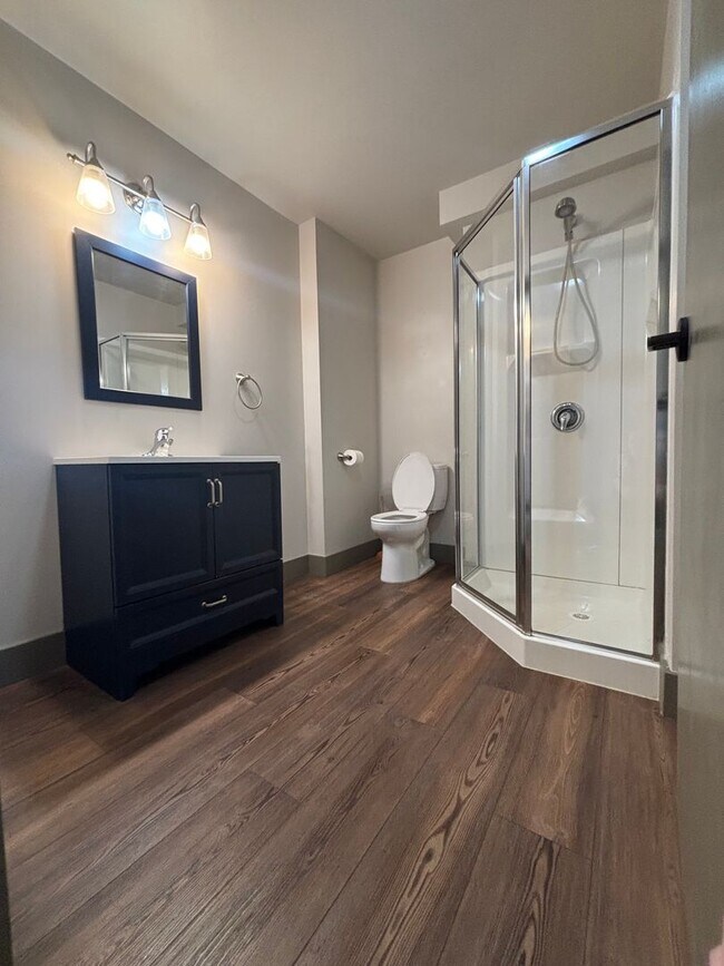 Building Photo - Move Downtown on Park Central Square 2 bed...