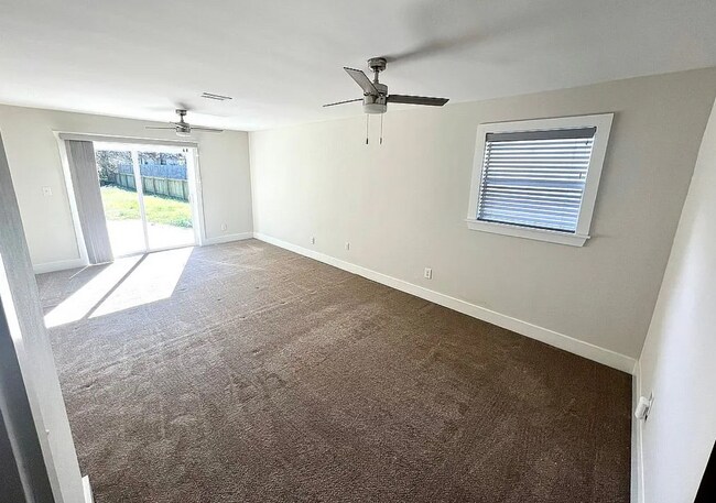 Building Photo - 309 Kepner Dr NE