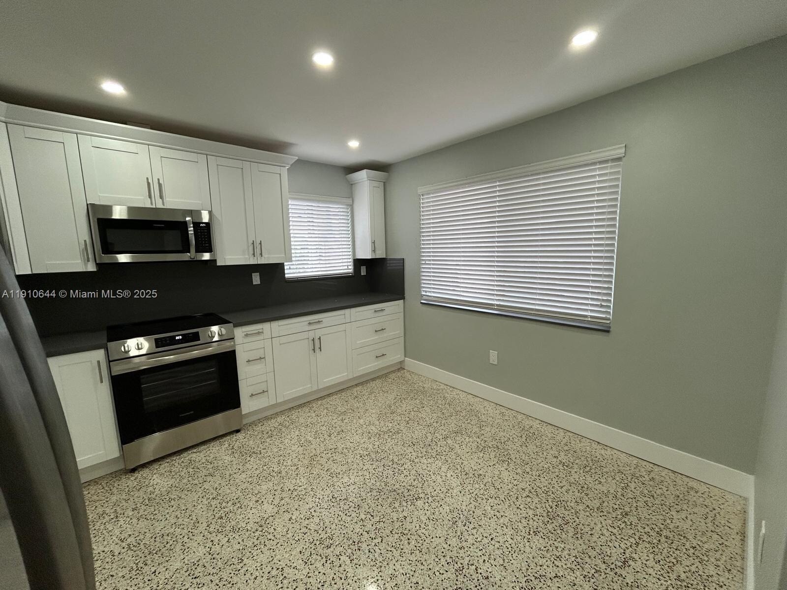 Building Photo - 4242 NW 5th St