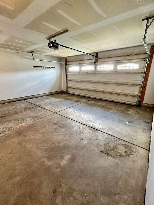 Building Photo - 3Bedroom Avail in Carolina Plantation!