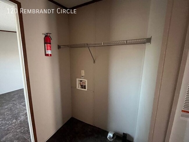 Building Photo - 120 Rembrandt Cir