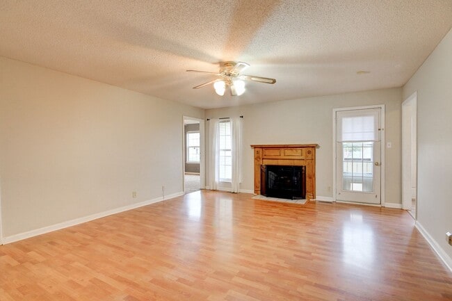 Building Photo - Amazing Home With Fireplace and Hardwood Flooring in Whitehall Subdivision