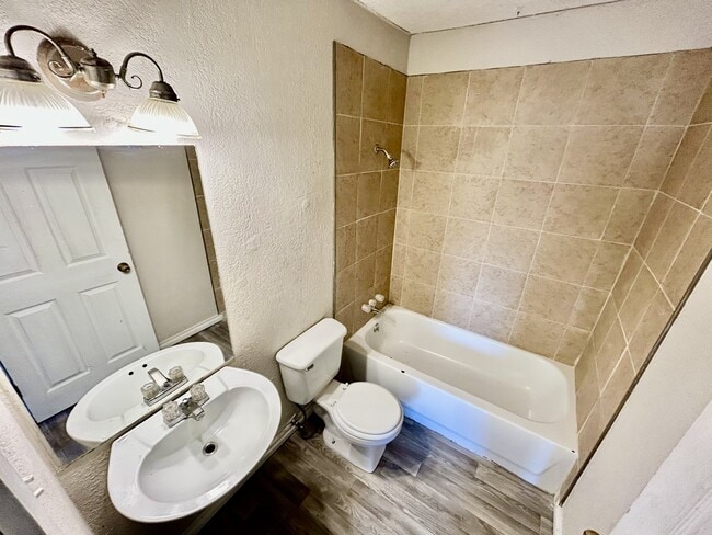 Building Photo - 804 N Stockton St