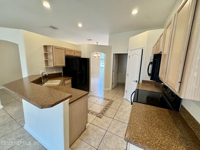 Building Photo - 12850 Chets Creek Dr N
