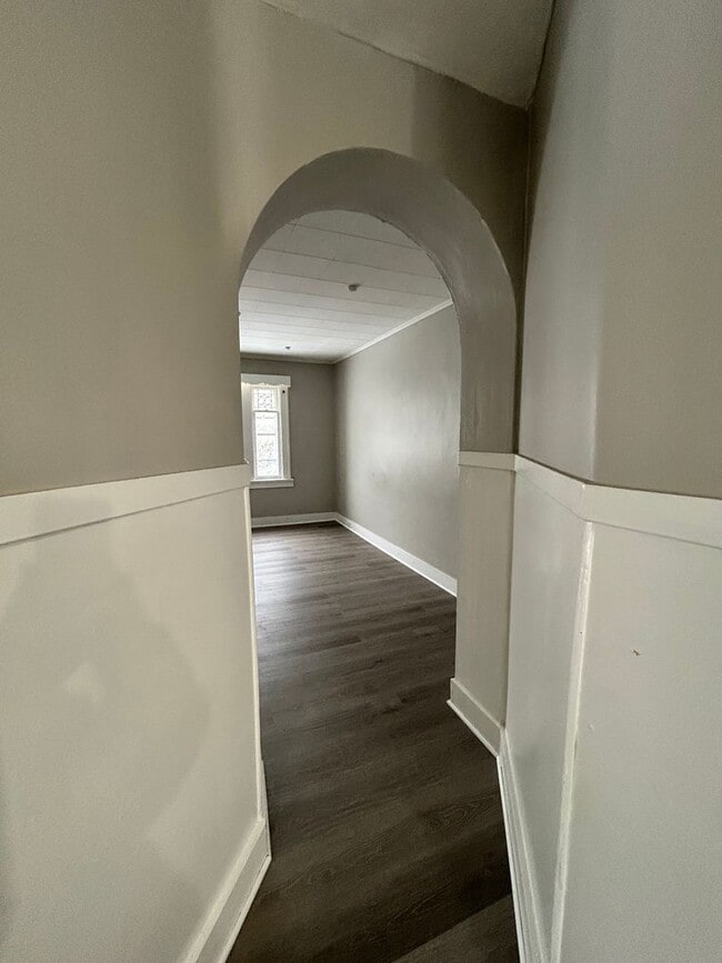 Building Photo - 701 Perry St