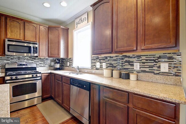 Building Photo - 43893 Eastgate View Drive