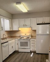 Building Photo - 1429 N Sherman Ave