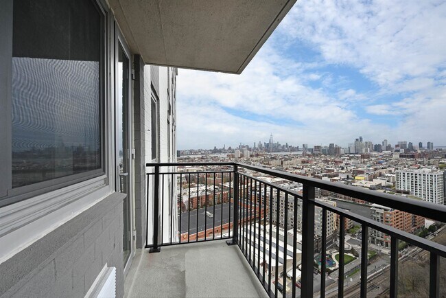 Building Photo - 100 Manhattan Ave