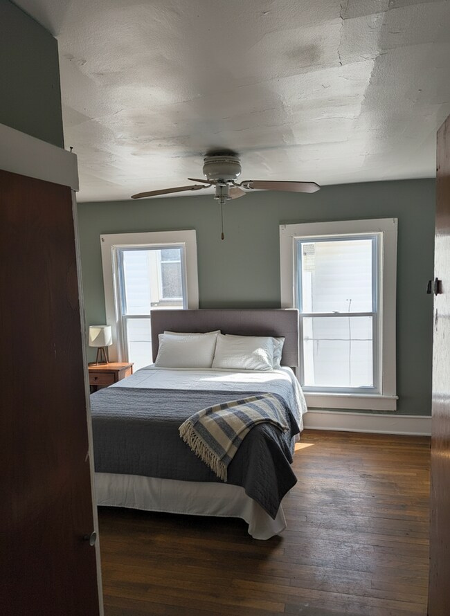 Building Photo - 7425 Harvard Ave