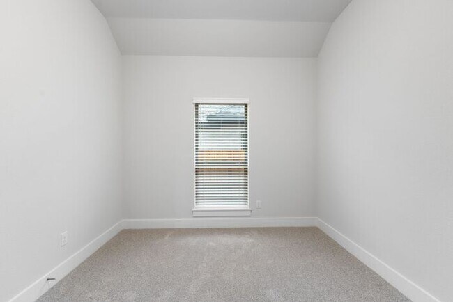 Building Photo - 626 Bay Breeze Dr