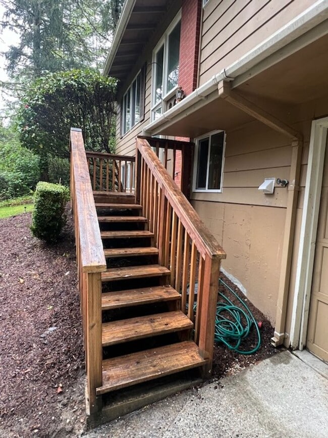 Building Photo - Nice Beckonridge Home near Chambers Bay golf course