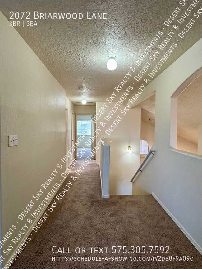 Building Photo - 2072 Briarwood Ln