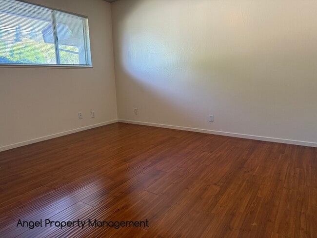 Building Photo - 7130 Reichmuth Way