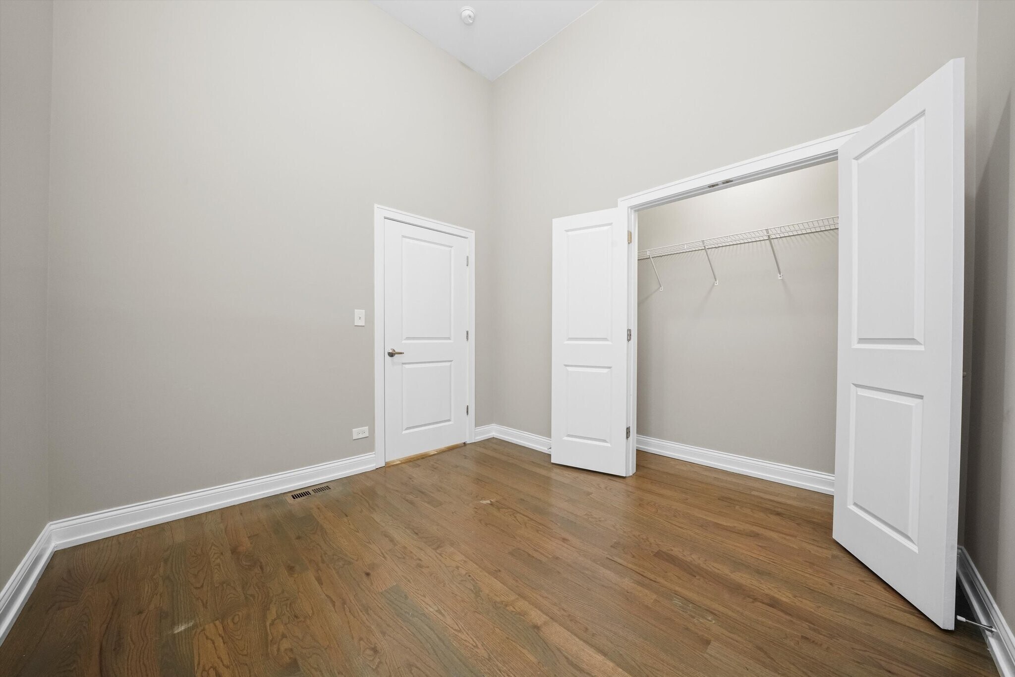 Building Photo - 1946 S Racine Ave